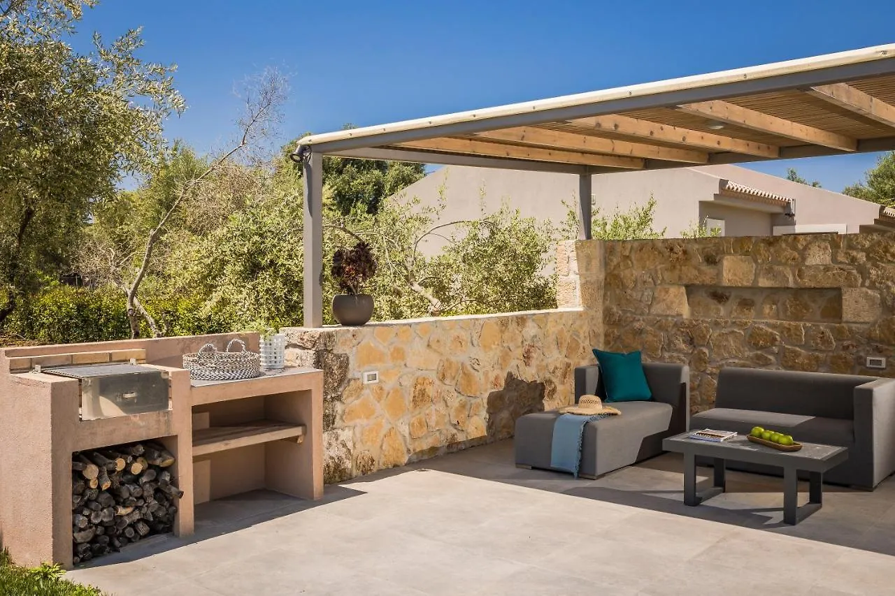 Villa Laoura سفوروناتا 0*,